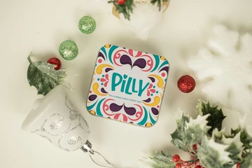 Mintás vitamin- és gyógyszeradagoló, skandi fehér, négyes kiosztású