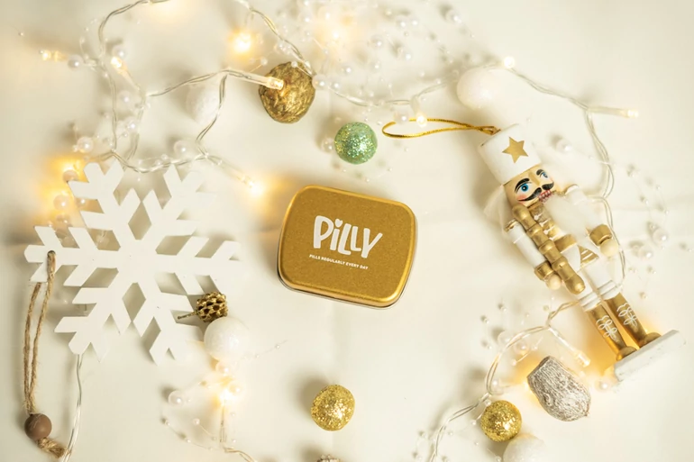 Egyszínű vitamin- és gyógyszeradagoló, arany, kettes kiosztáú